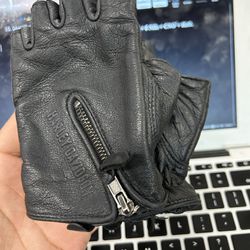 Brand New Small Gloves 