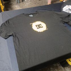 DC (XL) T SHIRT