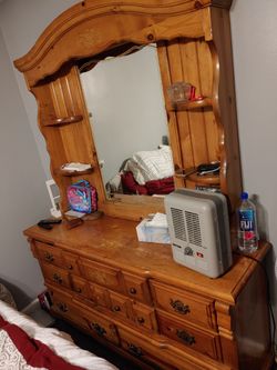 Dresser With Mirror