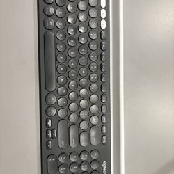 Logitech K780 Multi-device Wireless Keyboard