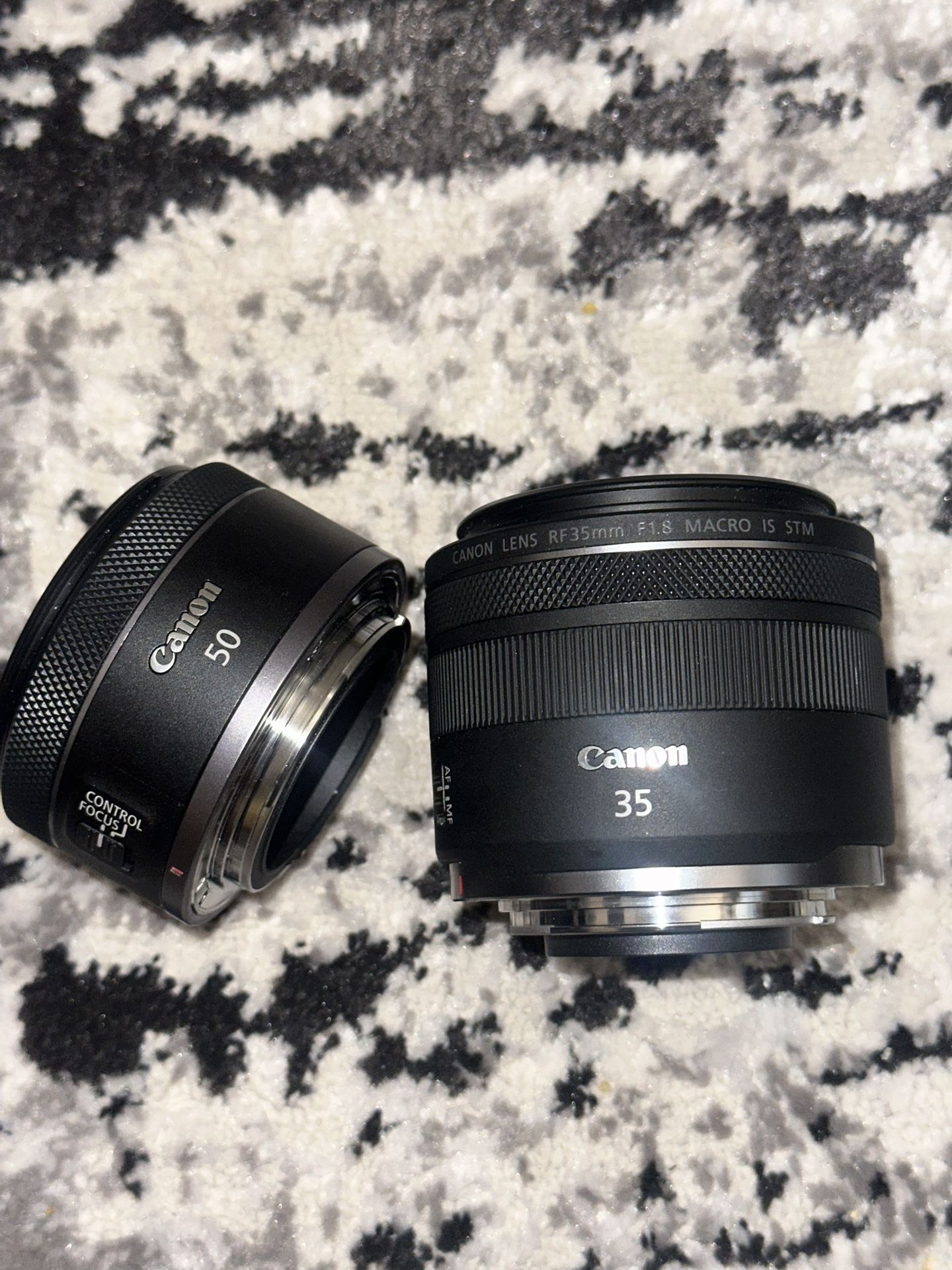 Canon RF 35mm f/1.8 Macro IS STM Lens