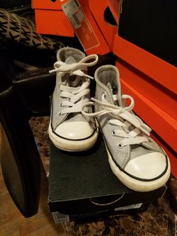 Converse size 7