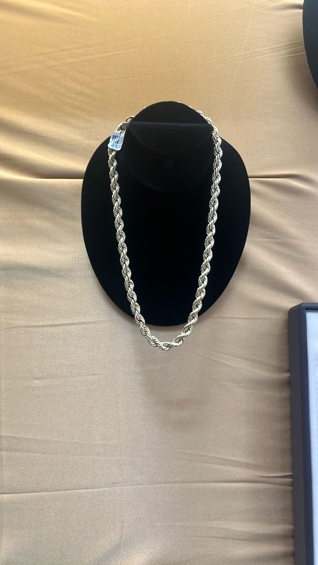 Yellow gold rope chain
