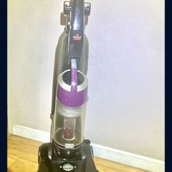 Bissell CleanView 9595A upright vacuum.