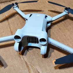 DJI MINI 3 PRO DRONE SHELL, MOTORS & PROPELLER ARMS. GREAT CONDITION FOR PARTS REPAIR