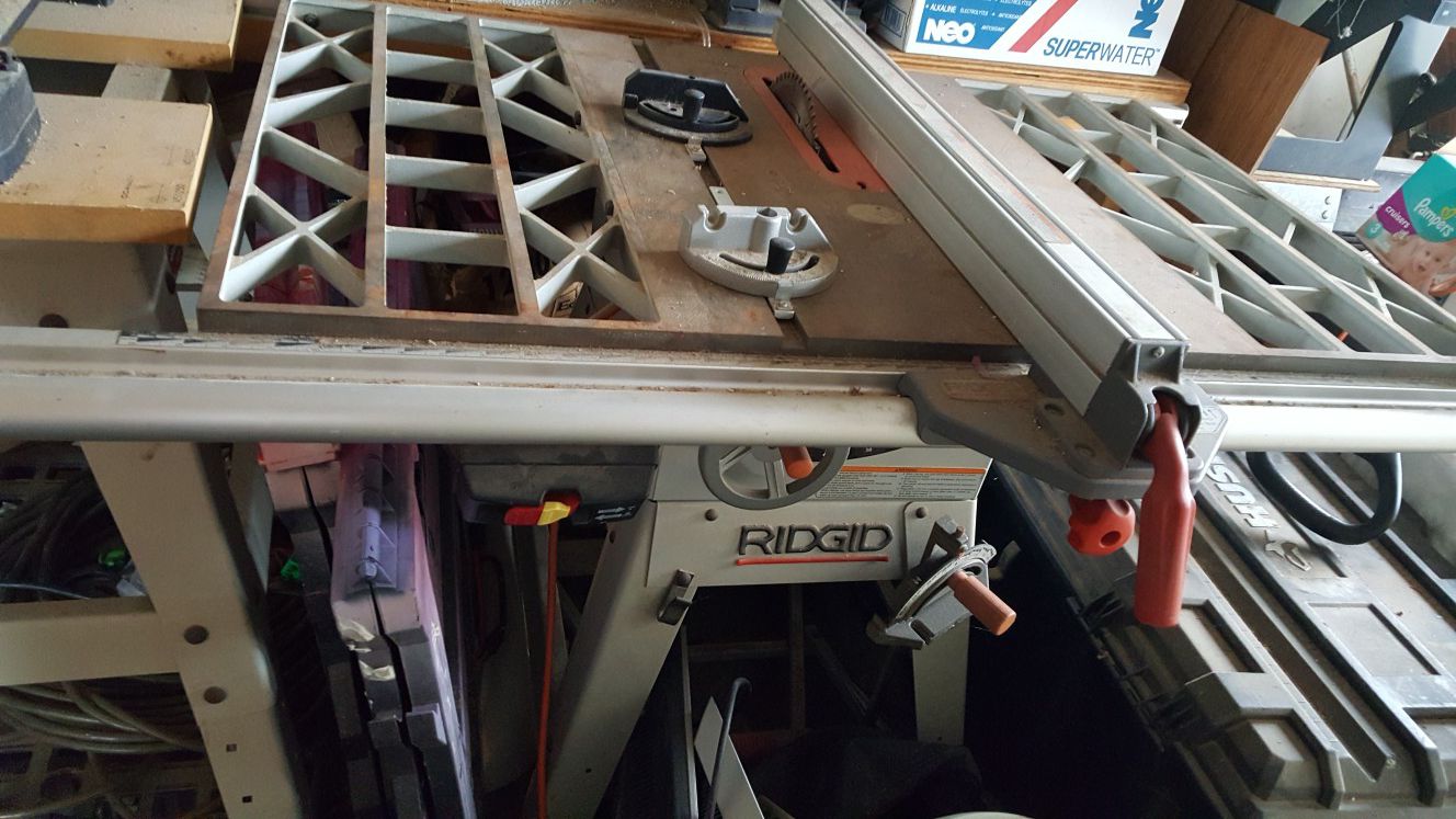 Commercial table saw