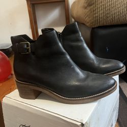 Boots 6 1/2