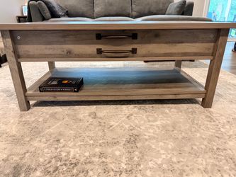 Lift top coffee table