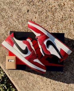 Jordan 1 Retro Low Chicago 2025 
