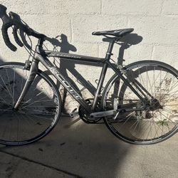 Fuji Aluminum Road Bike – Smooth Ride – Great Condition