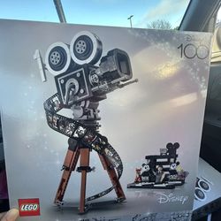 LEGO Disney Walt Disney Tribute Camera 43230