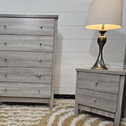 Modern Grey Wood Grain Dresser & Nightstand Set – 5-Drawer + 2-Drawer