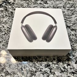 AirPod Maxes