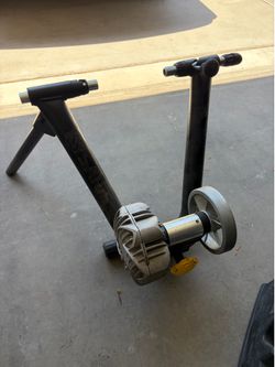 Saris Fluid2 Indoor Bike Trainer and Riser Block