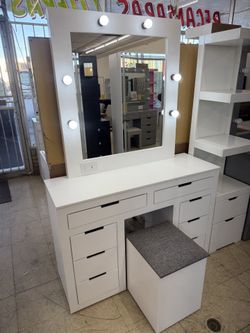 New White Vanity With Stool