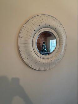 Wall mirror