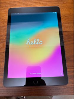 Apple iPad (6th Generation) A1893 32 GB, Wi-Fi, 9.7 in - Space Gray