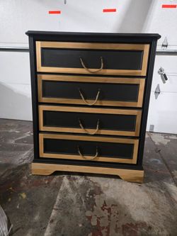 Two-Tone 4-Drawer Dresser with Rope Handles