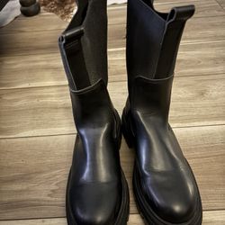 Women's Black Chelsea Boots Size 8