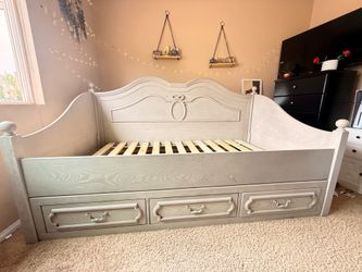 Day Bed Bedroom Set