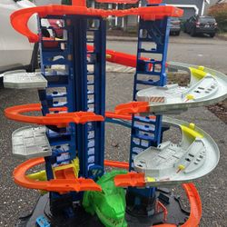 Hot Wheels Ultimate Garage (T-Rex)