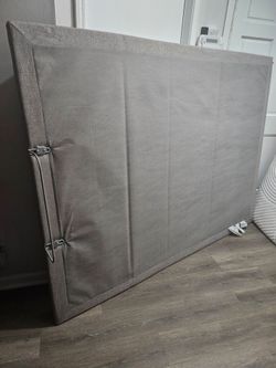 Queen size adjustable bed