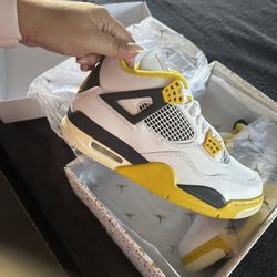 Air Jordans 4 Retro 
