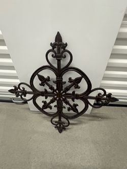 Cast Iron Medallion Wall Hanger 25”x25”