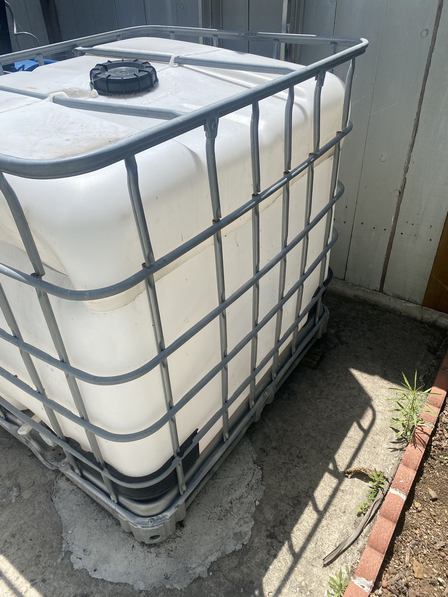275 Gallon IBC Tote Tank