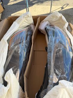 FINAL SALE - 2014-2016 Toyota Highlander Black Projector Headlights Pair - Left Broken