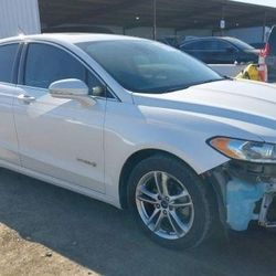 2015 Ford Fusion Energi Parting Out 