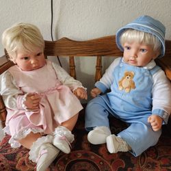 2 Dolls