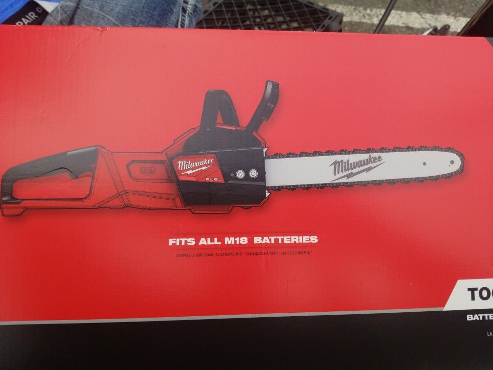Milwaukee 16" Chainsaw
