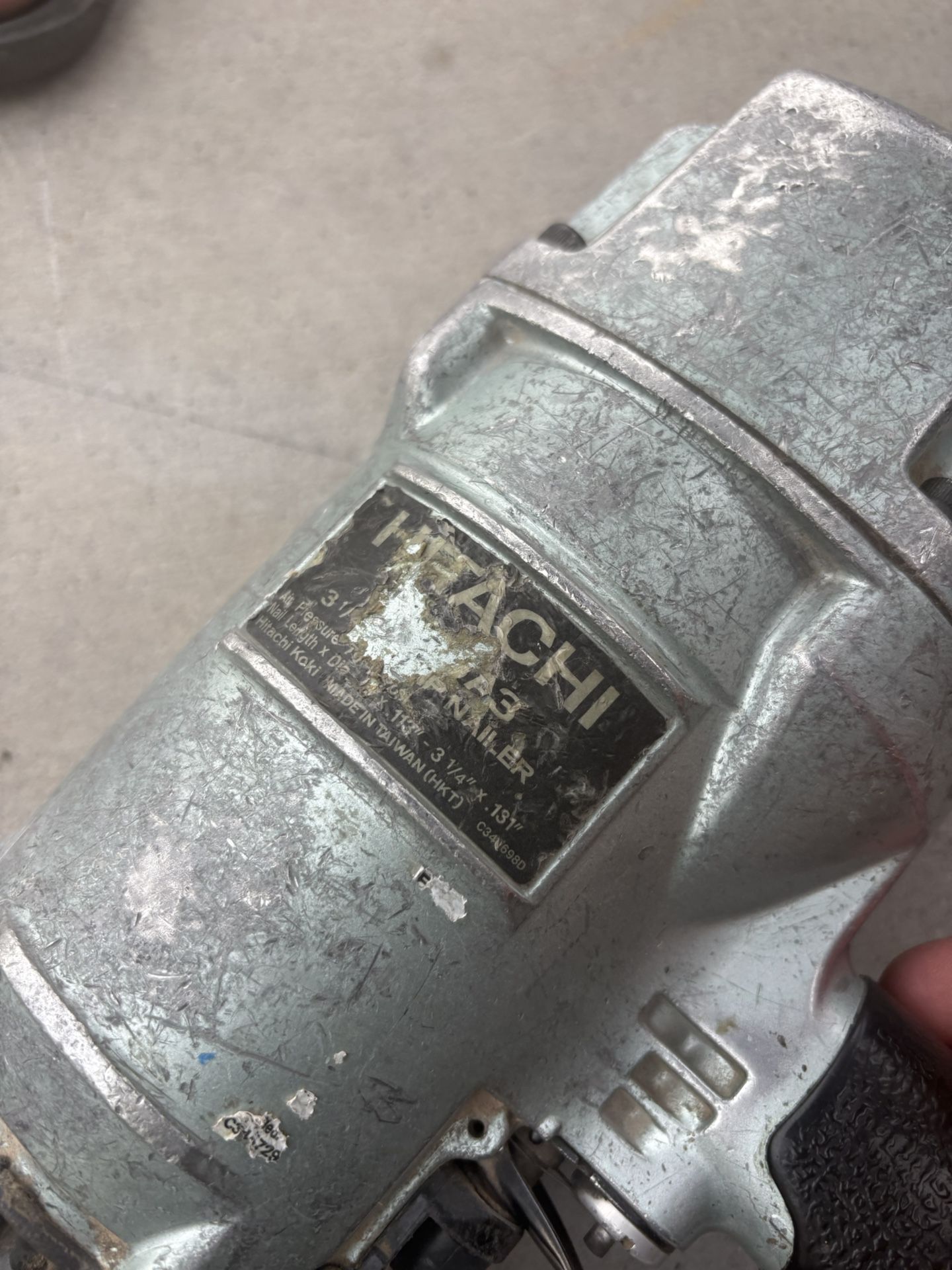 HITACHI GUN NAILS. 