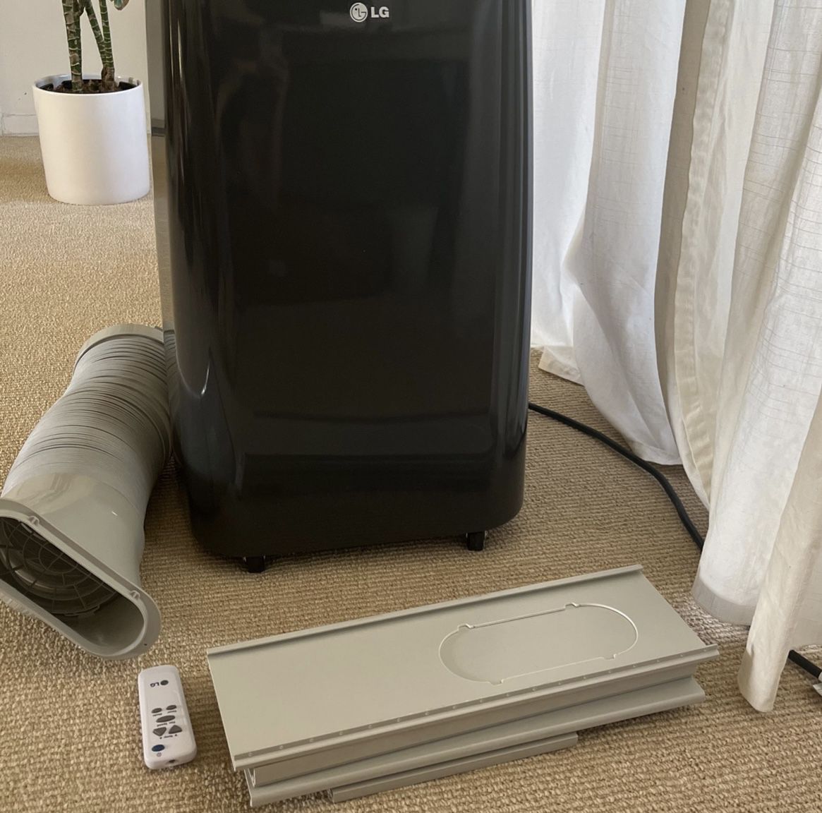 LG Portable Air Conditioner with Remote 12,000 BTU 