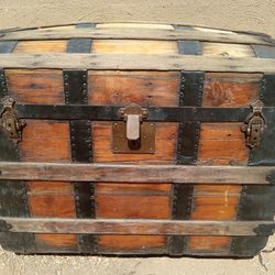 Vintage Rustic Trunk 