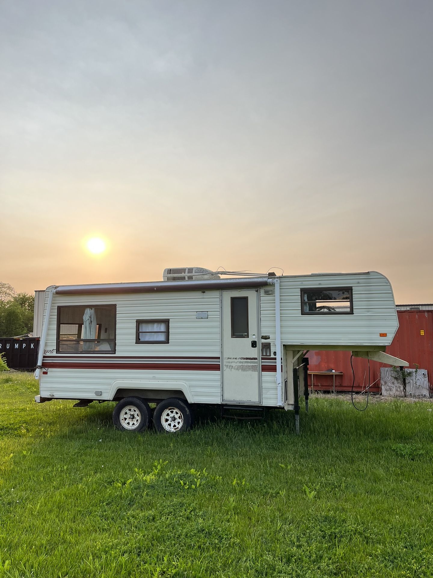 Fifth Wheel Camper