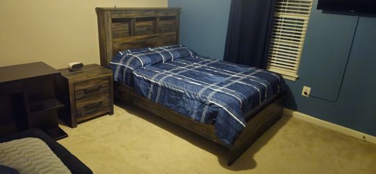 Full Sized Bedroom Set