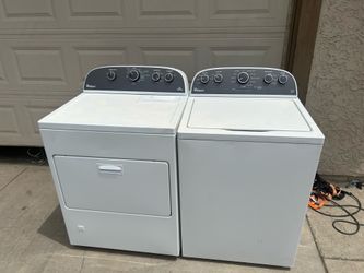 Whirlpool washer and gas dryer set