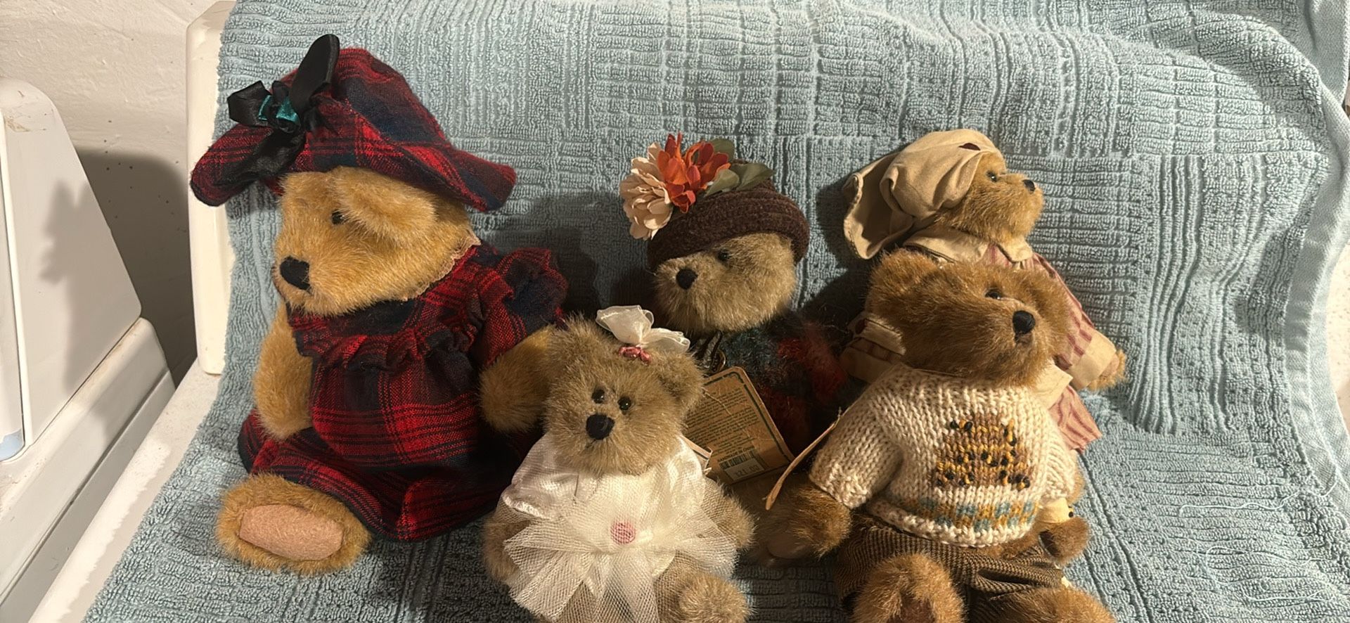 Set Of 5 Boyd’s Bears