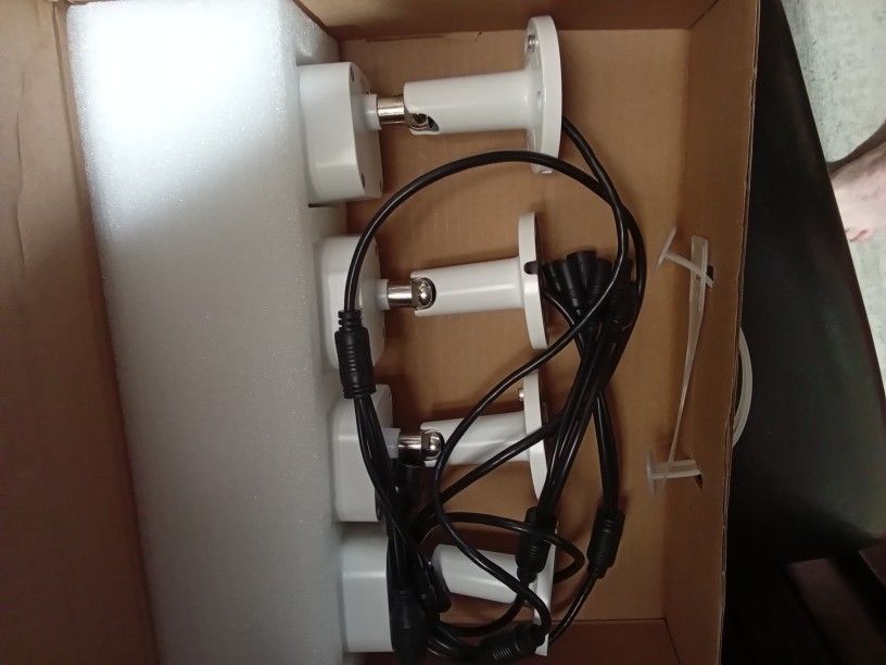 Reolink B800 4k Security Cameras 4 Pack For Parts Or Repair 