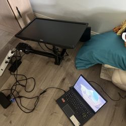 Dell Docking Station D6000 And Two Monitors 