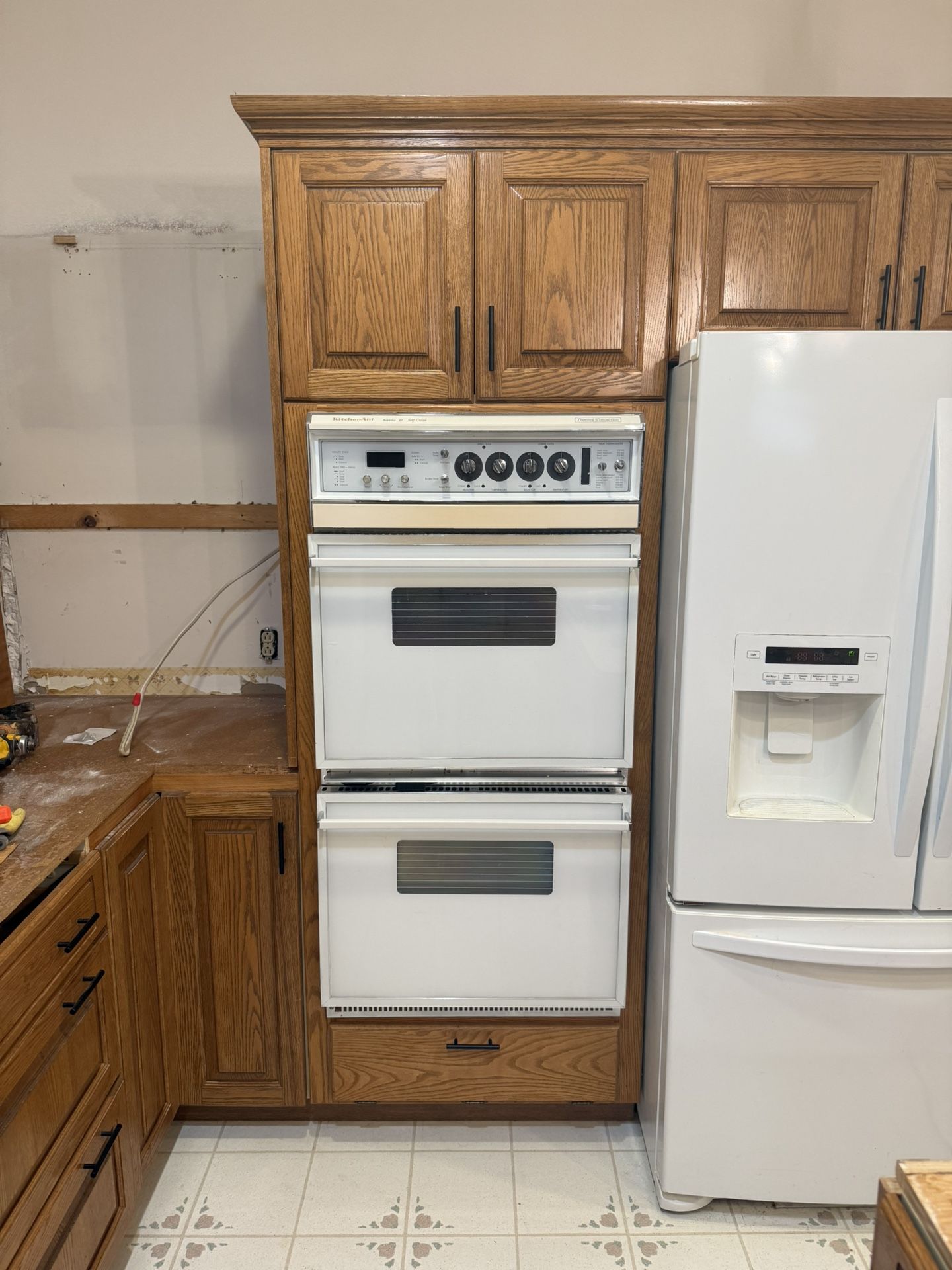 Kitchen Aid Supra 27 Double Oven. Electric