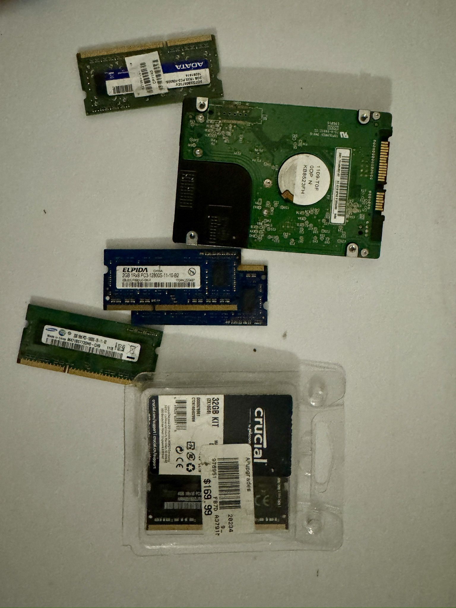 **LAPTOP MEMORY/HARD DRIVE**