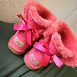 Girls Uggs Size : 3 