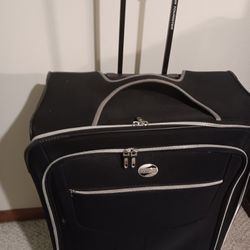 American Tourister Large Travel Suitcase 