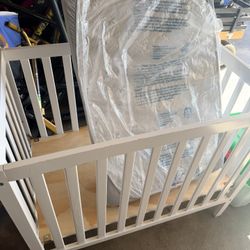 Mini Crib In Great Condition 