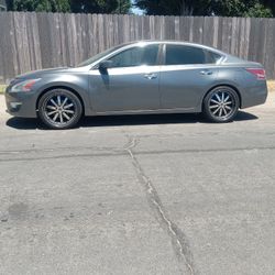 2013 Nissan Altima 106000 Miles 