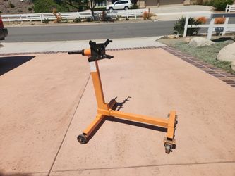 Engine stand 1000lb capacity Central Machinery (Harbor Freight)