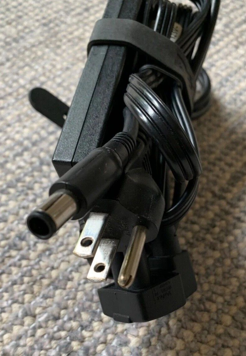 Original DELL HA90PE1-00 0U680F 19.5V 4.62A 90W AC Charger Power Cord Adapter